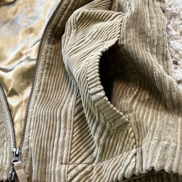 Columbia Tan Corduroy Faux Fur Collar Zip Front Vest Women's Medium EUC - Picture 14 of 14